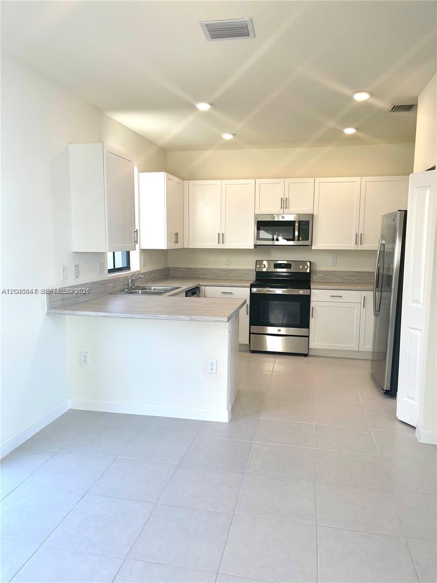 3338 W 112th Street