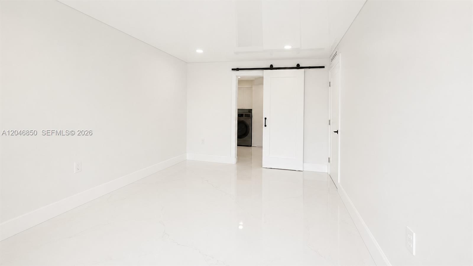 9682 Fontainebleau Boulevard
