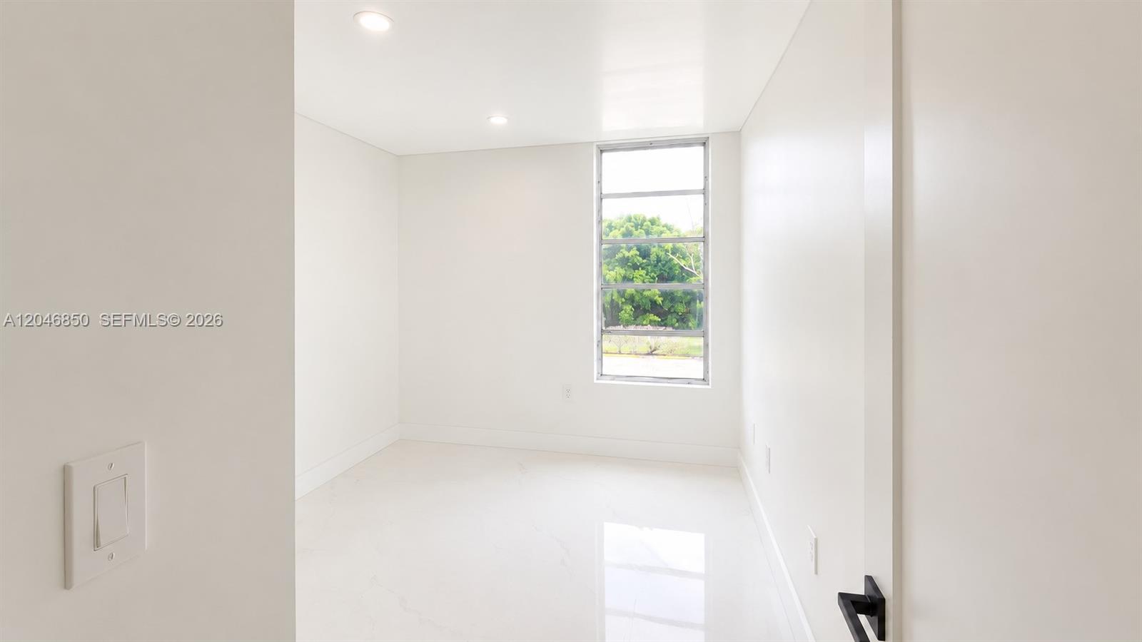 9682 Fontainebleau Boulevard