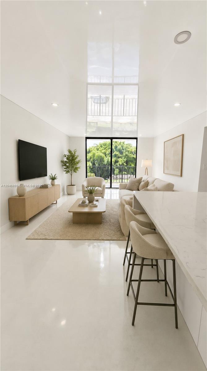 9682 Fontainebleau Boulevard