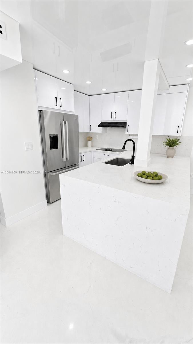 9682 Fontainebleau Boulevard
