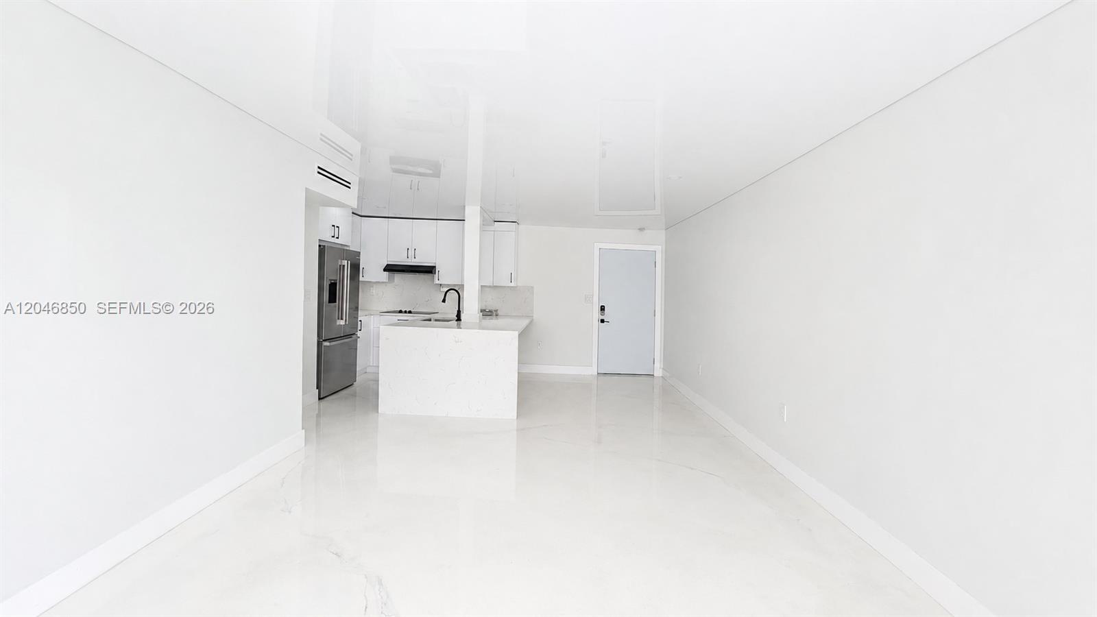 9682 Fontainebleau Boulevard