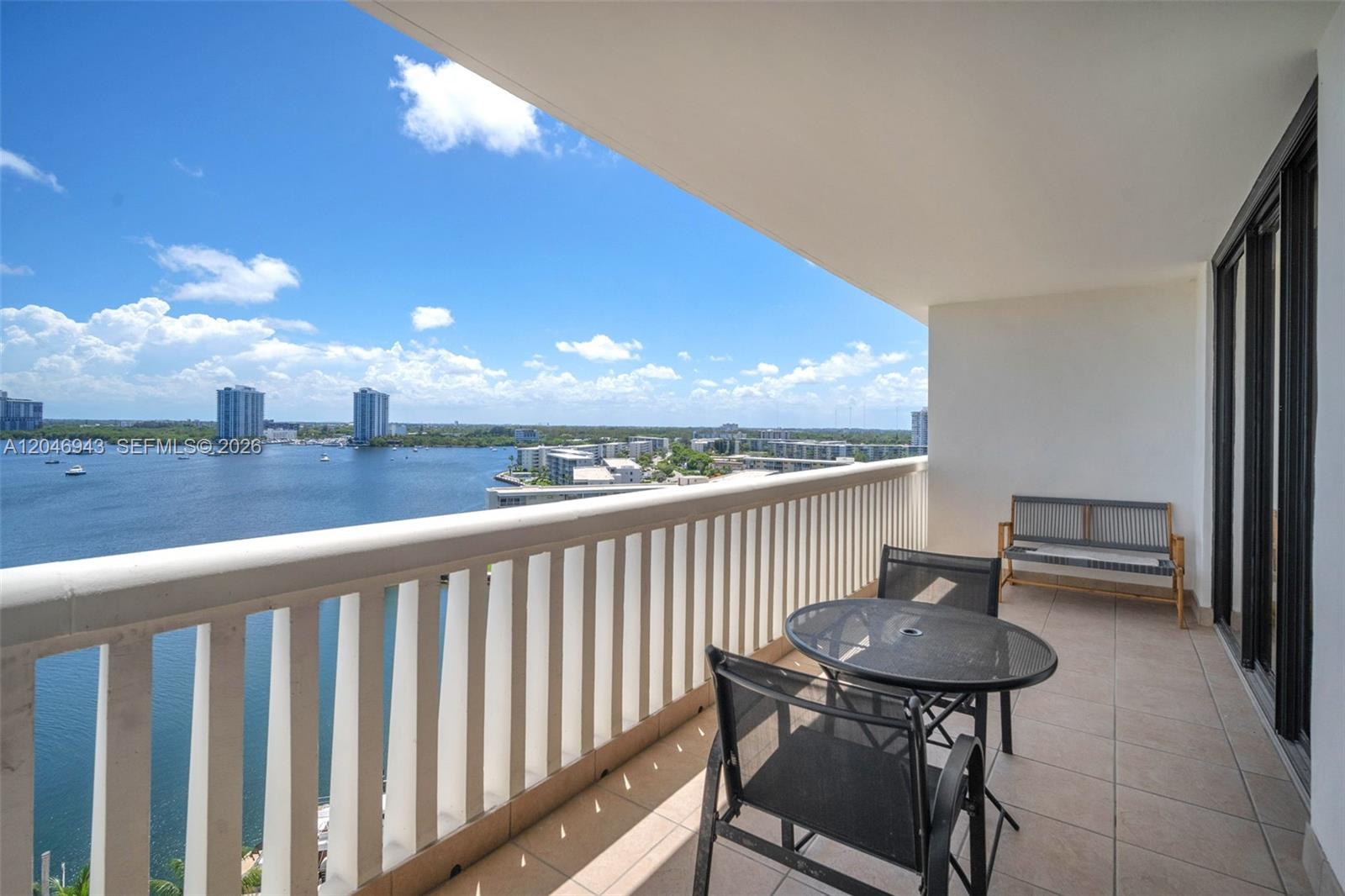 1000 W Island Boulevard