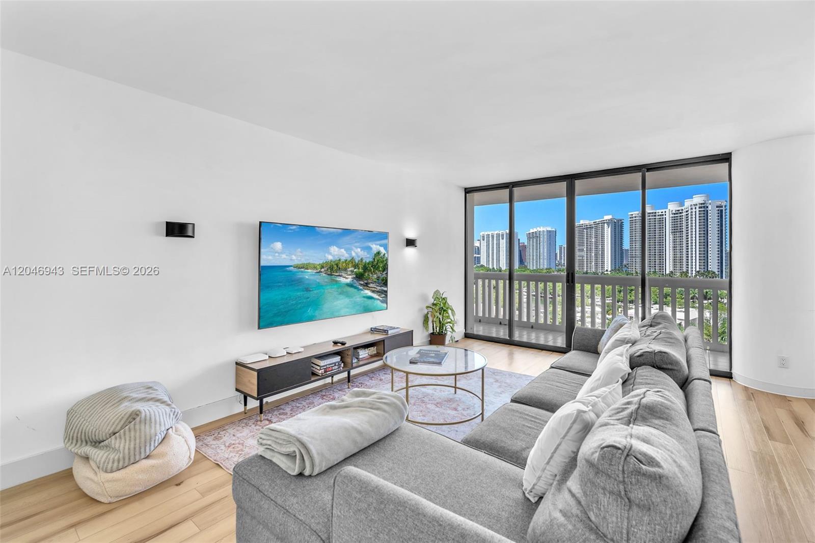 1000 W Island Boulevard