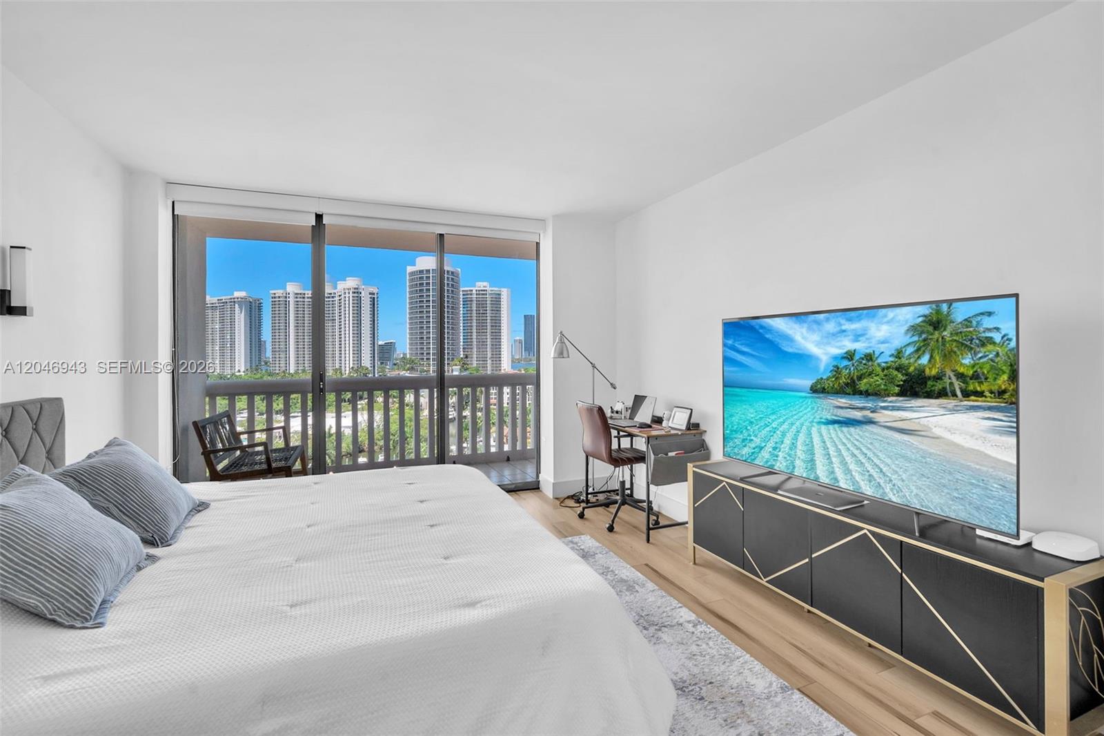 1000 W Island Boulevard
