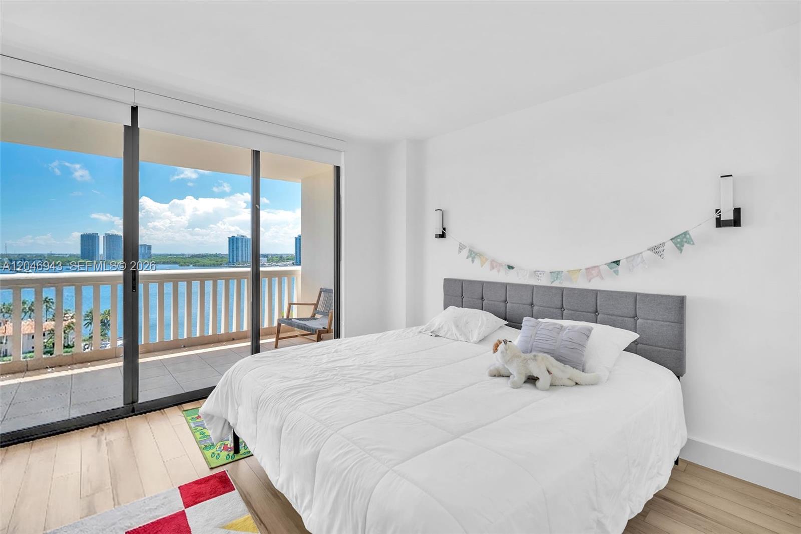 1000 W Island Boulevard