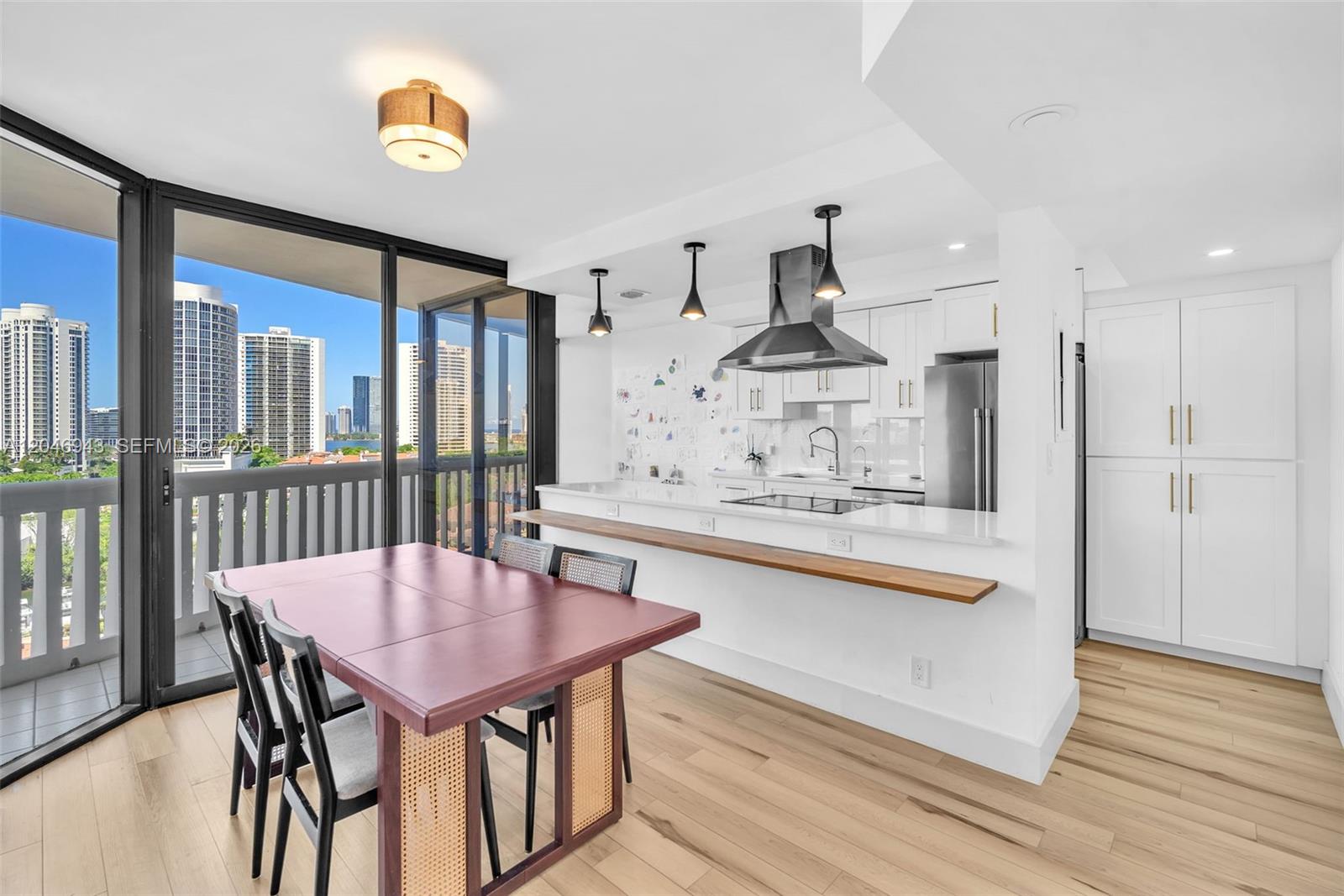 1000 W Island Boulevard