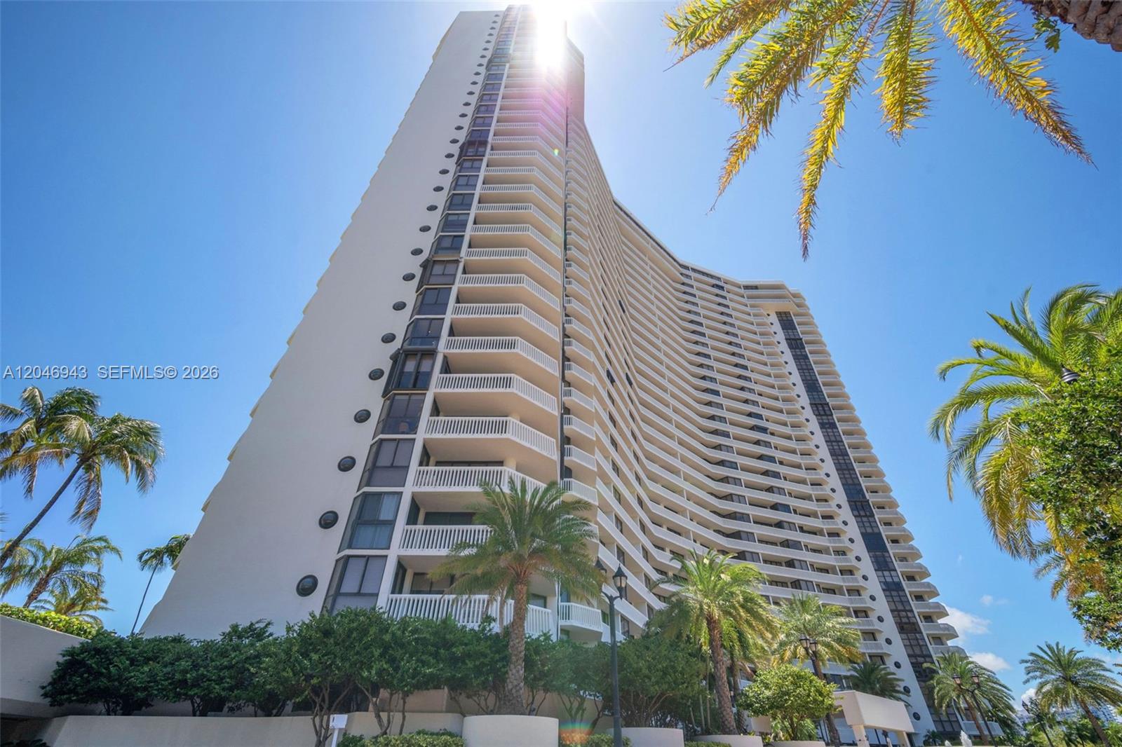 1000 W Island Boulevard