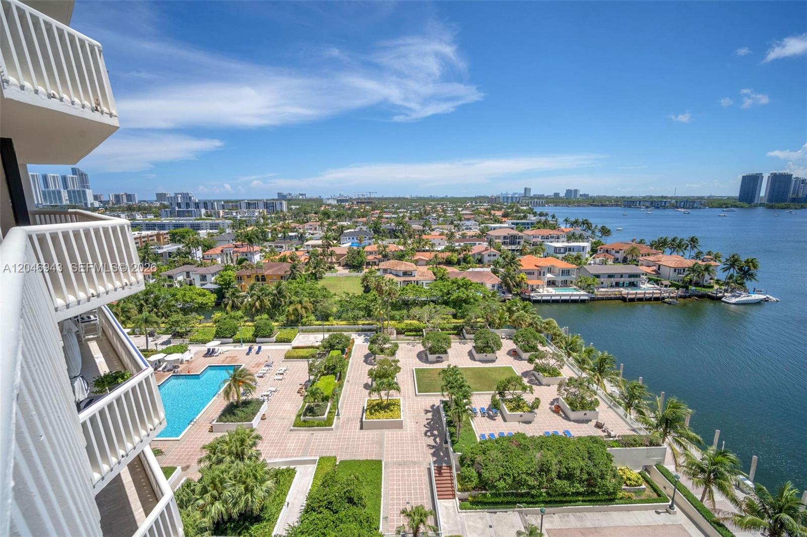 1000 W Island Boulevard