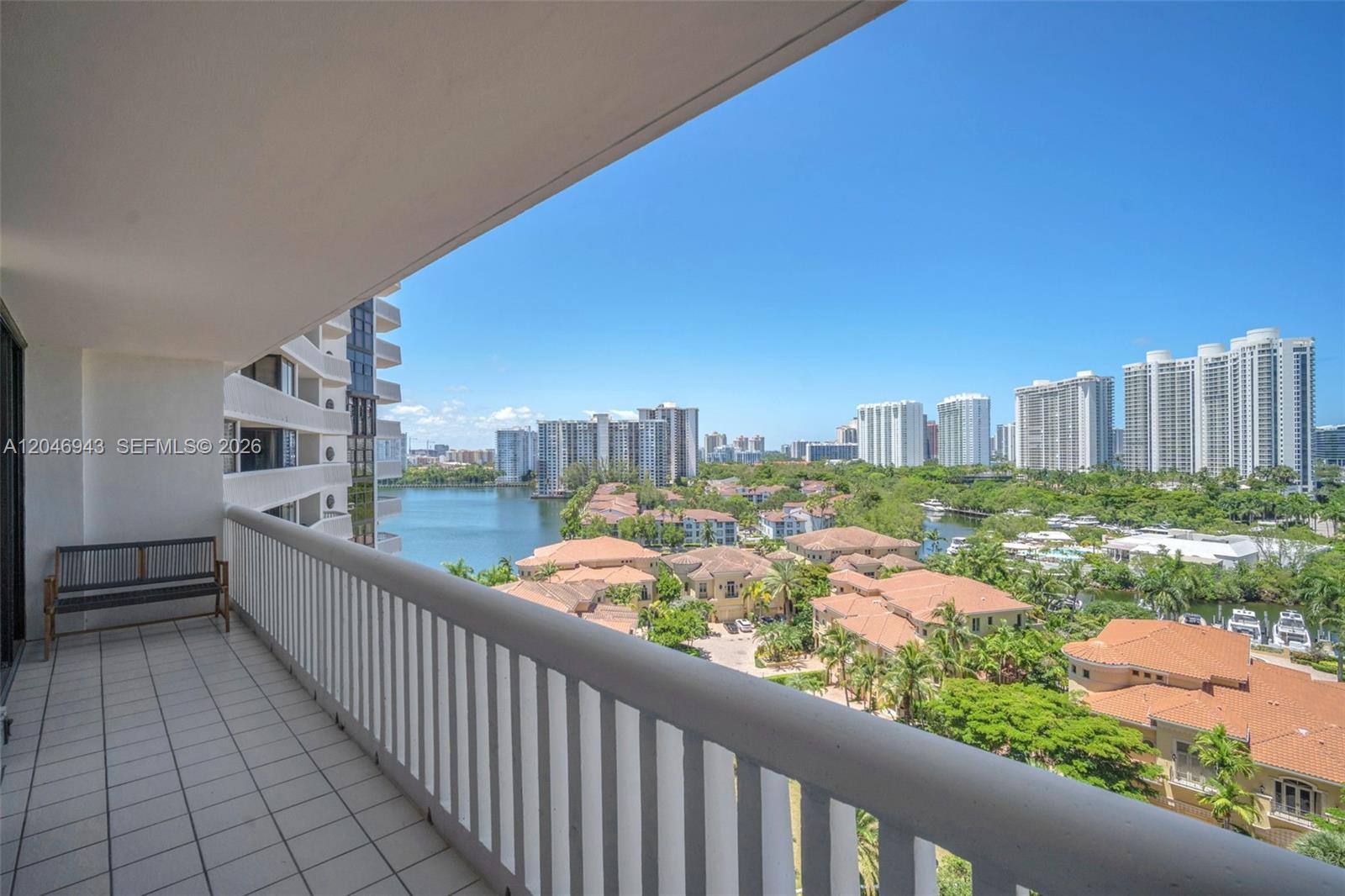 1000 W Island Boulevard
