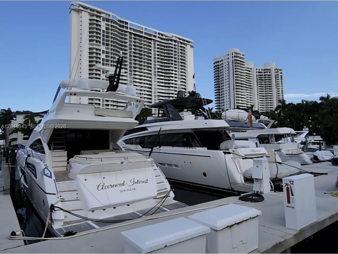 1000 W Island Boulevard