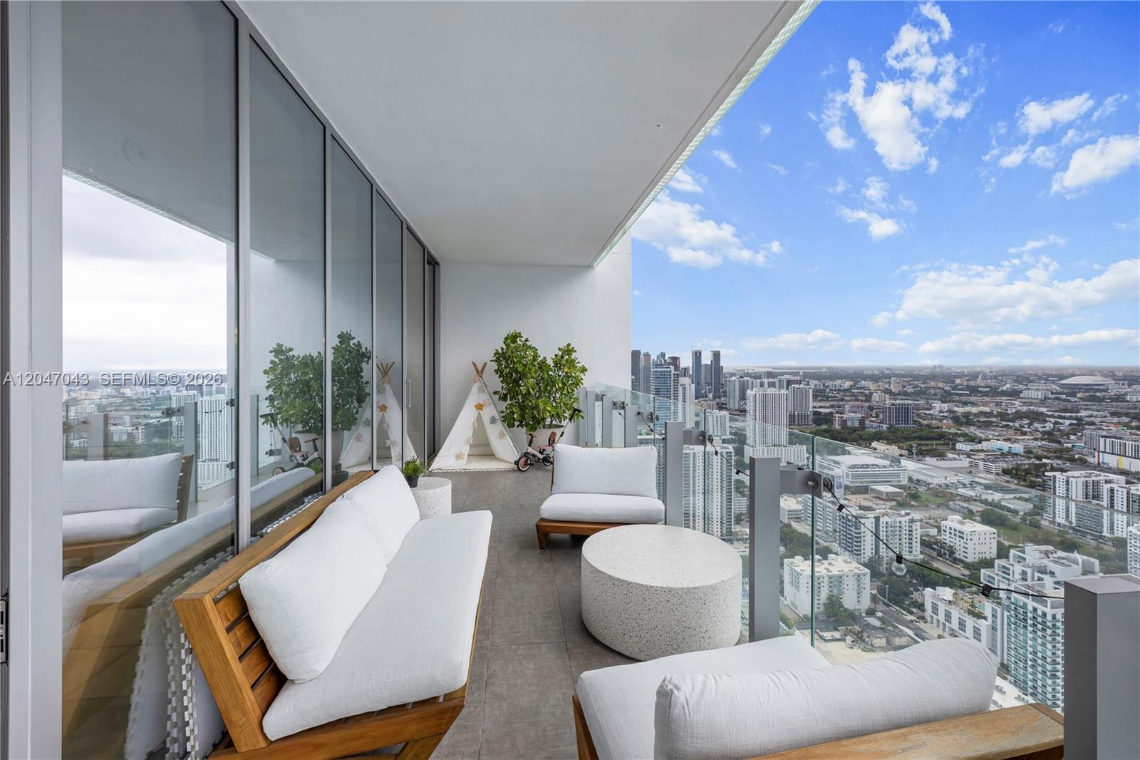 700 NE 26th Terrace