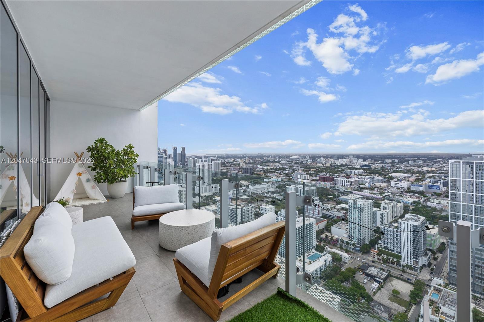 700 NE 26th Terrace