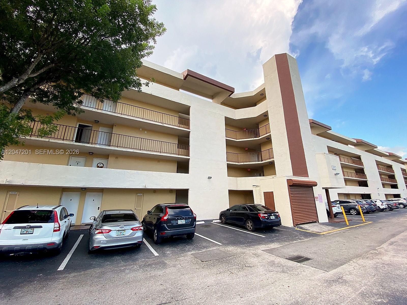8870 Fontainebleau Boulevard