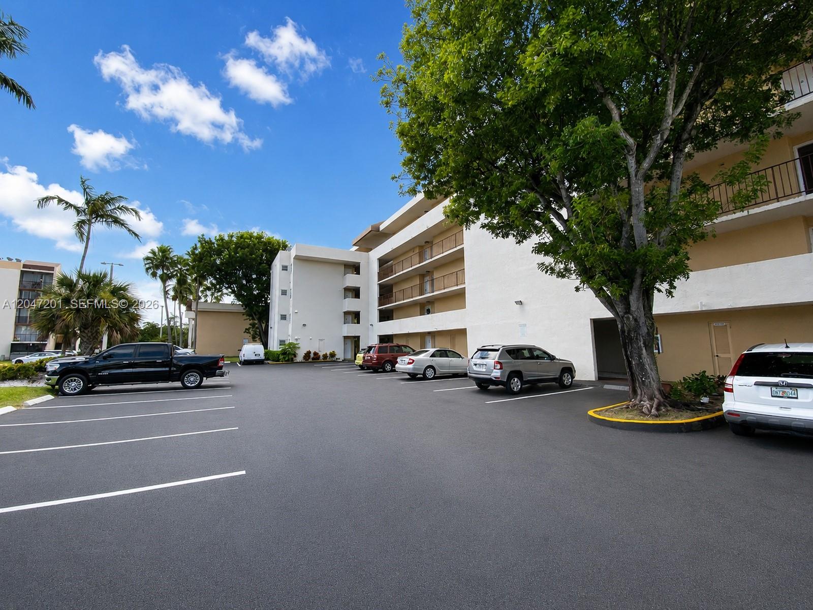 8870 Fontainebleau Boulevard