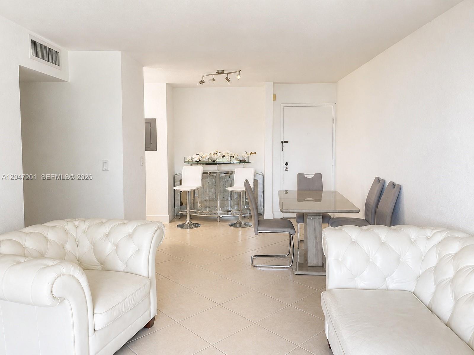 8870 Fontainebleau Boulevard