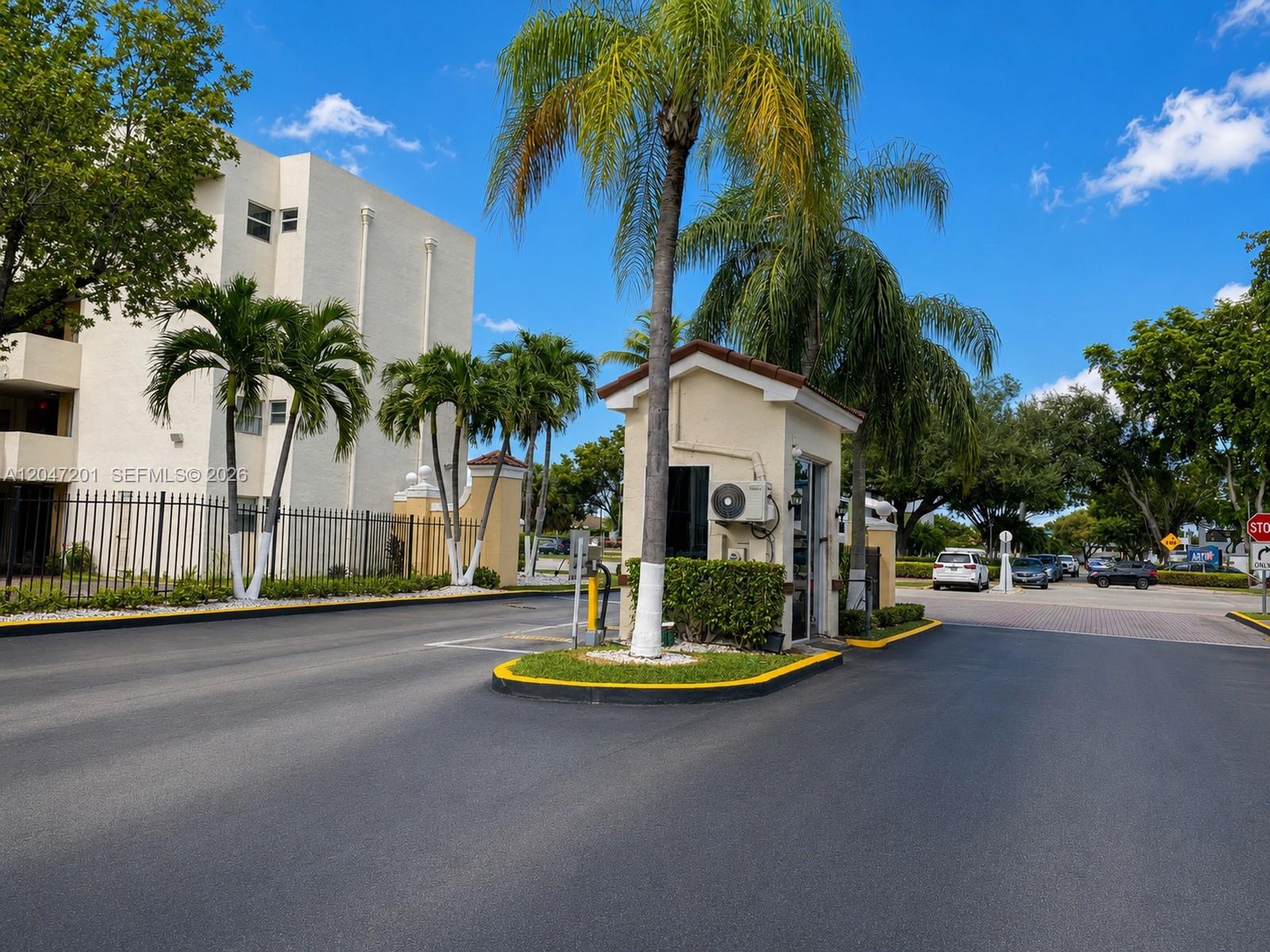 8870 Fontainebleau Boulevard