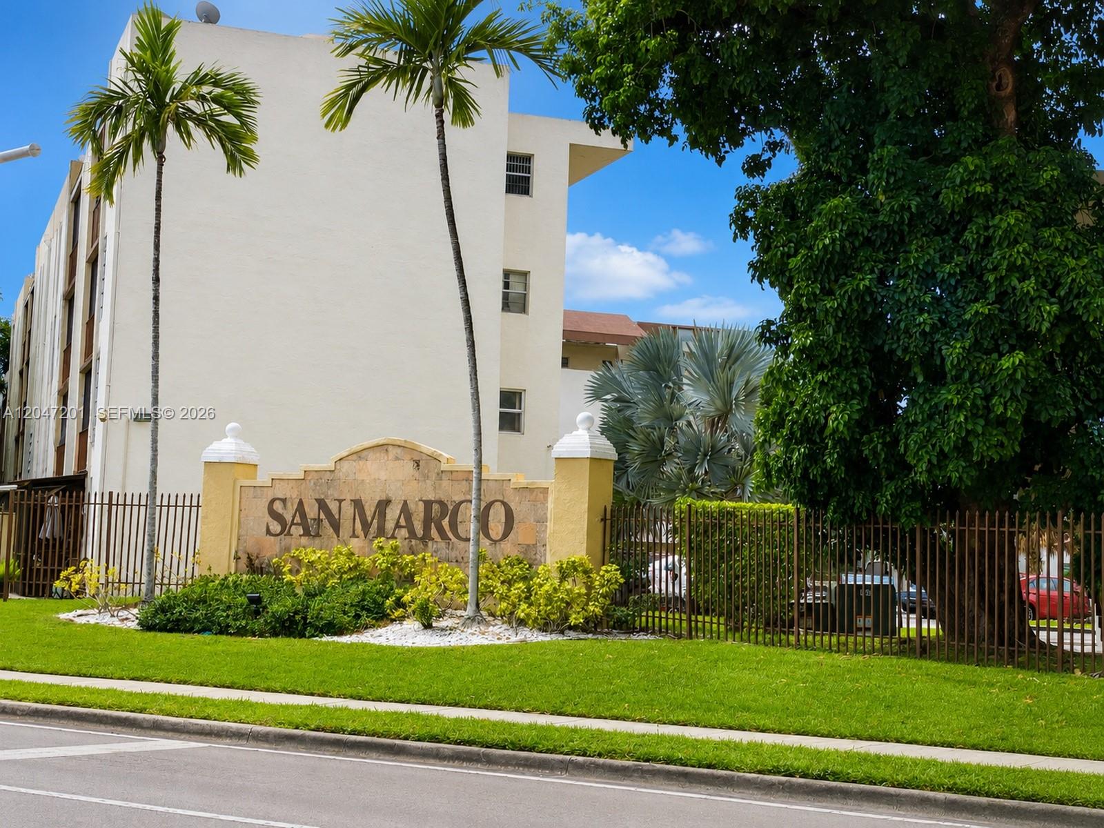 8870 Fontainebleau Boulevard