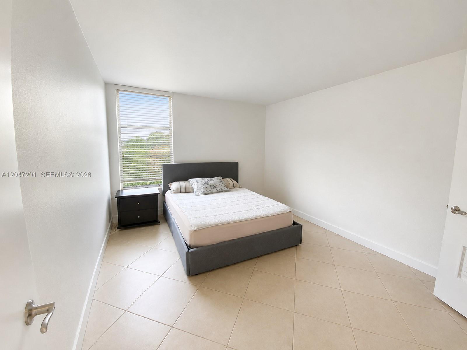 8870 Fontainebleau Boulevard