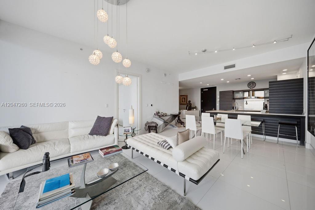 200 Biscayne Boulevard Way