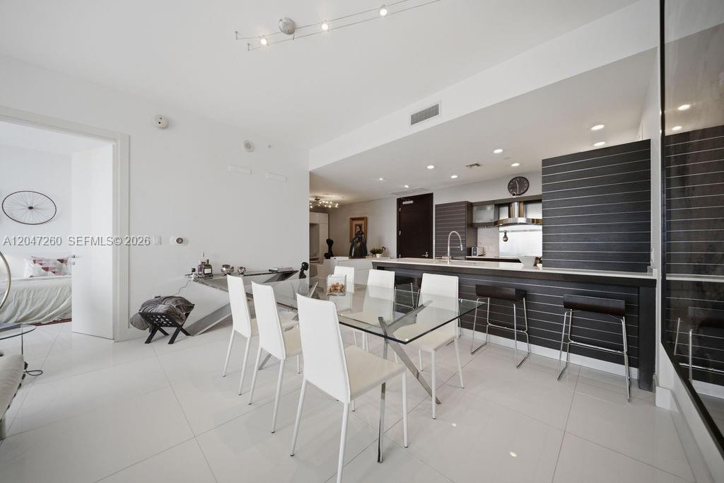 200 Biscayne Boulevard Way