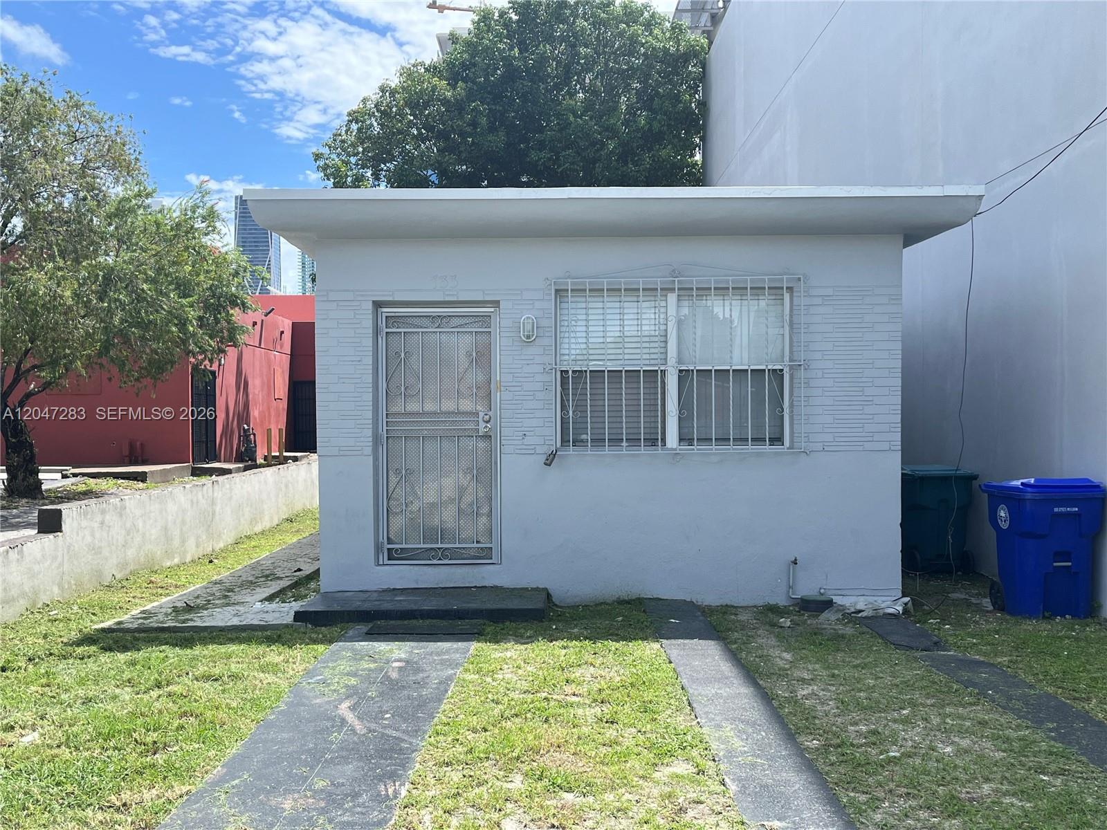 733 NW 4th Avenue