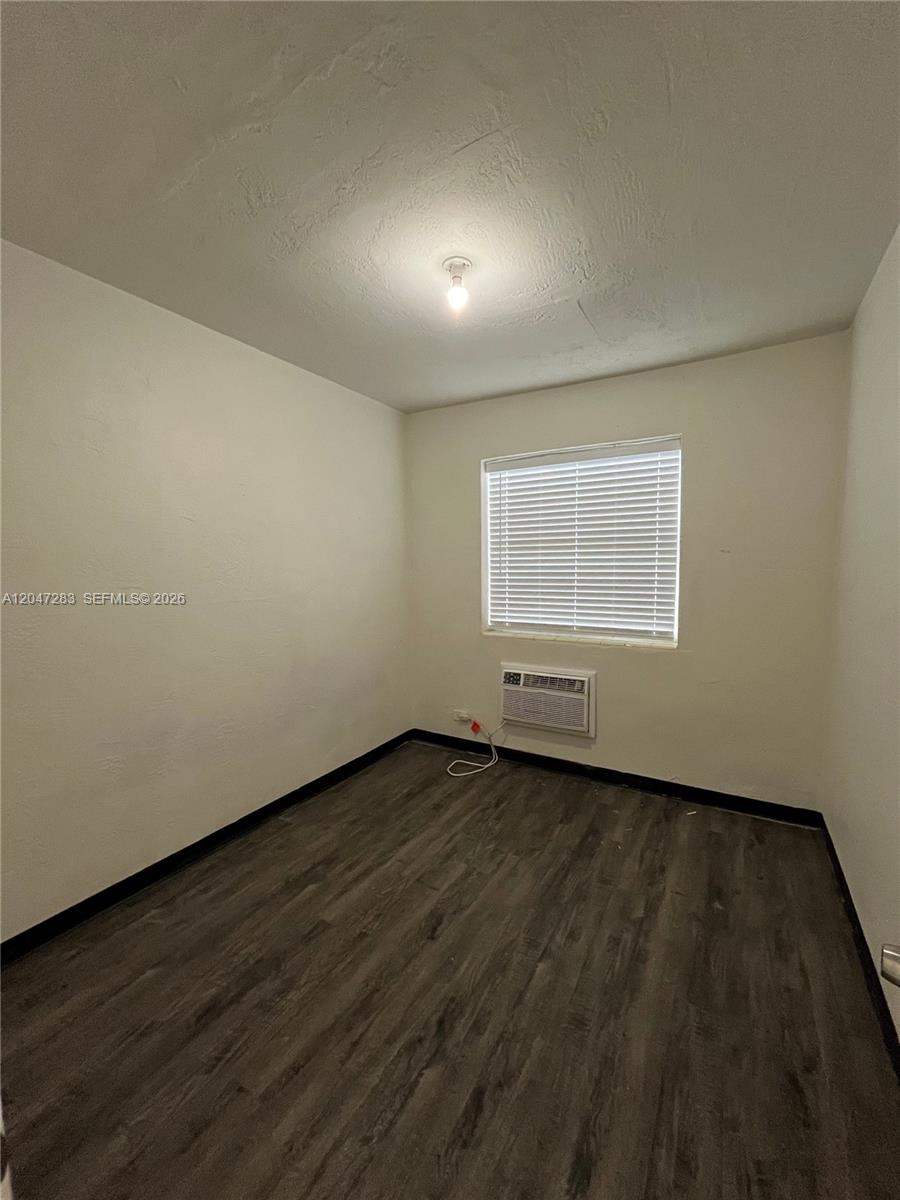 733 NW 4th Avenue