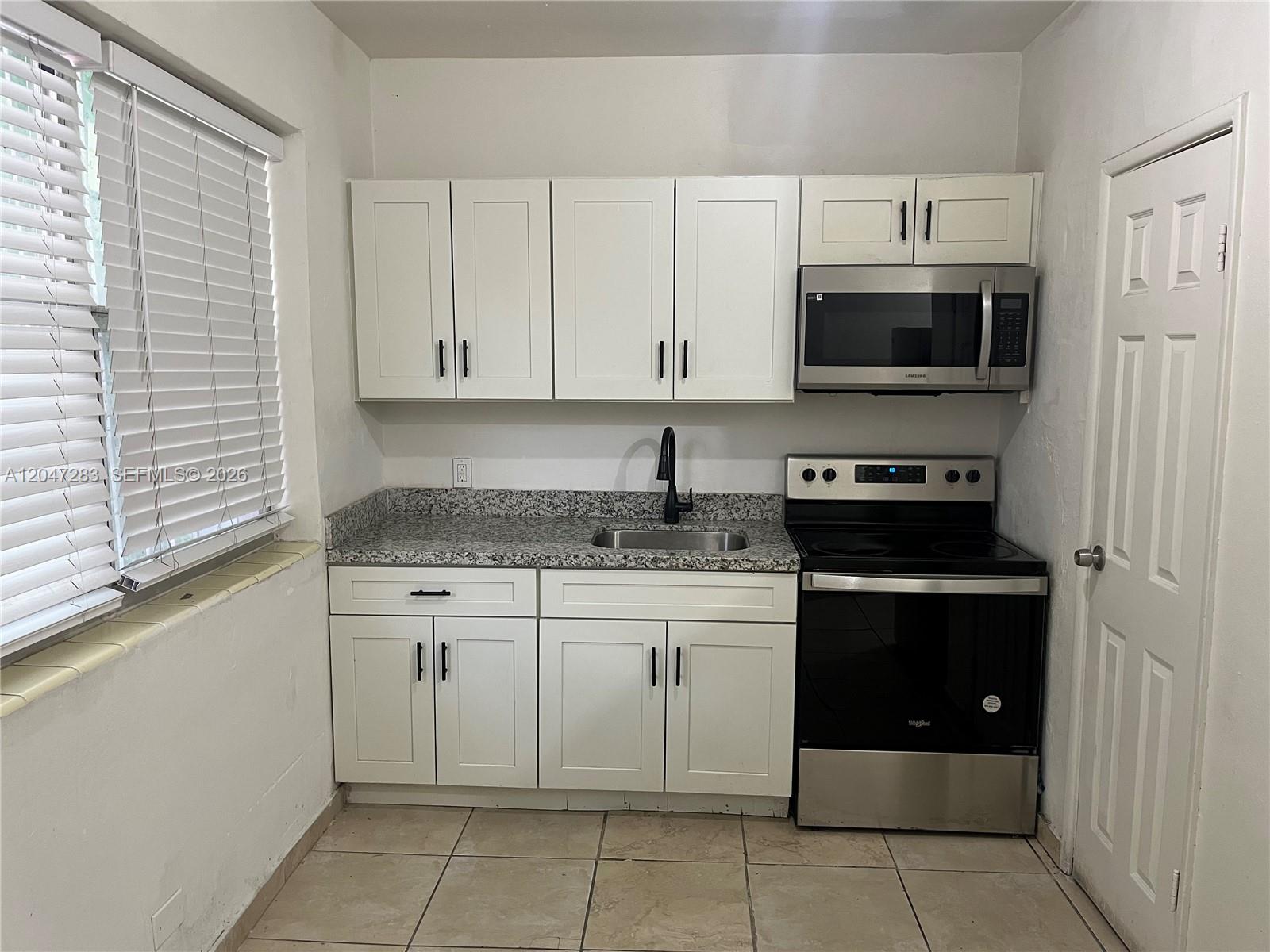 733 NW 4th Avenue