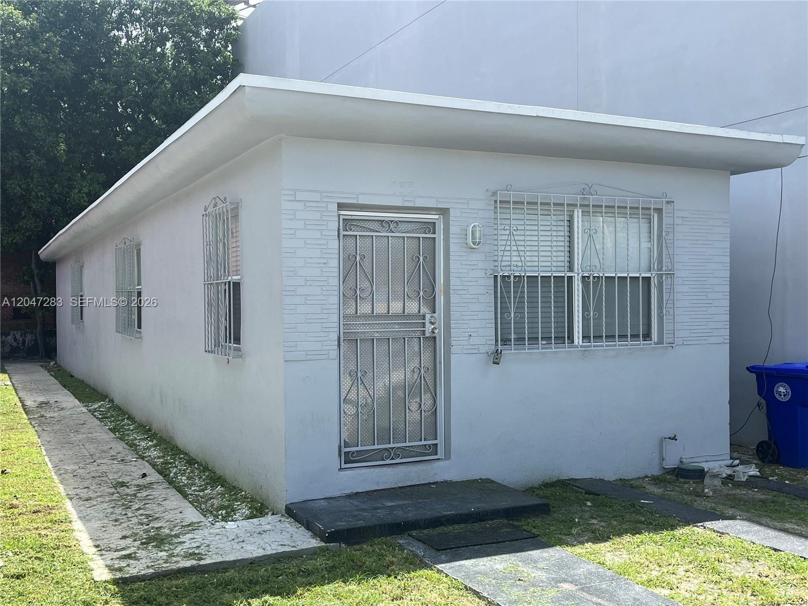 733 NW 4th Avenue