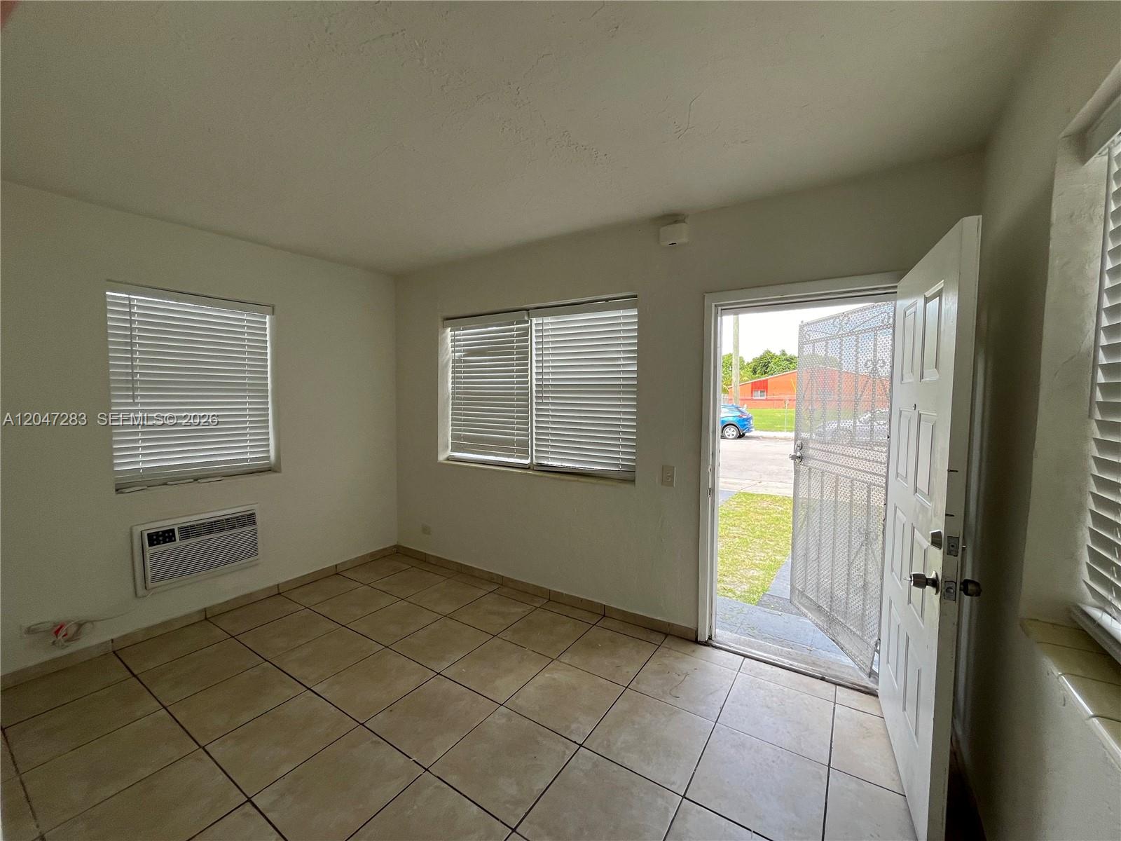733 NW 4th Avenue