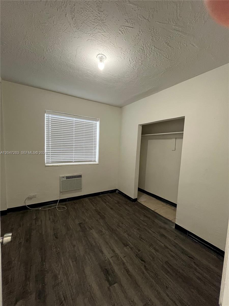 733 NW 4th Avenue