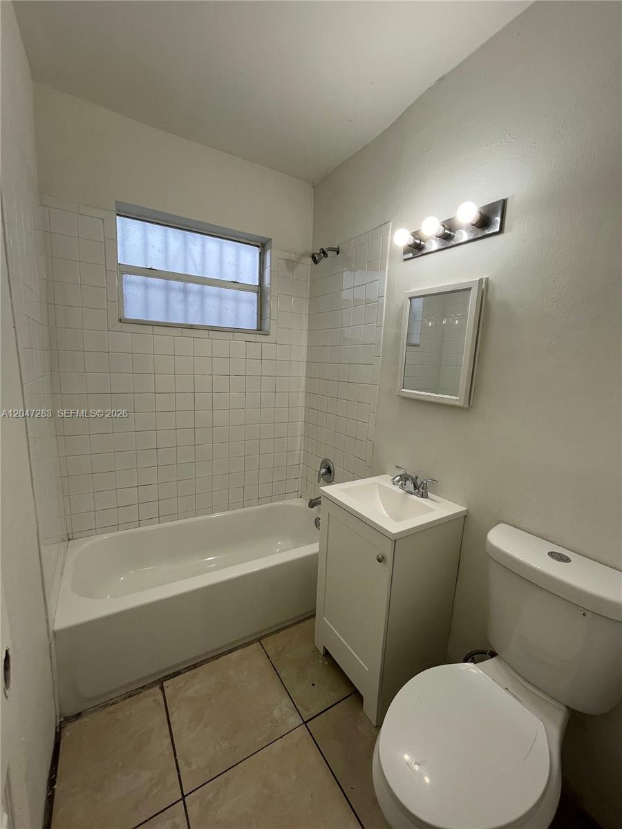 733 NW 4th Avenue