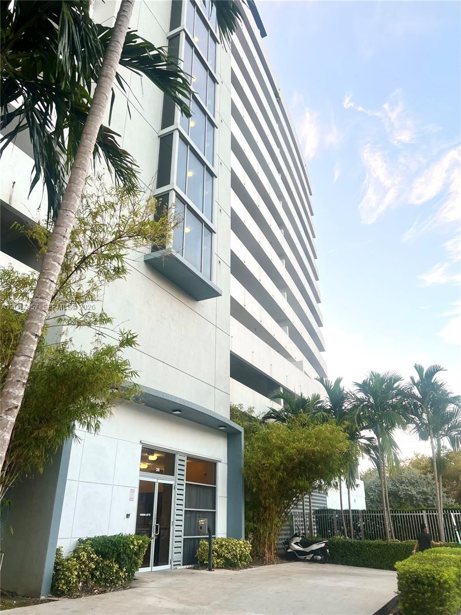 36 NW 6th Avenue
