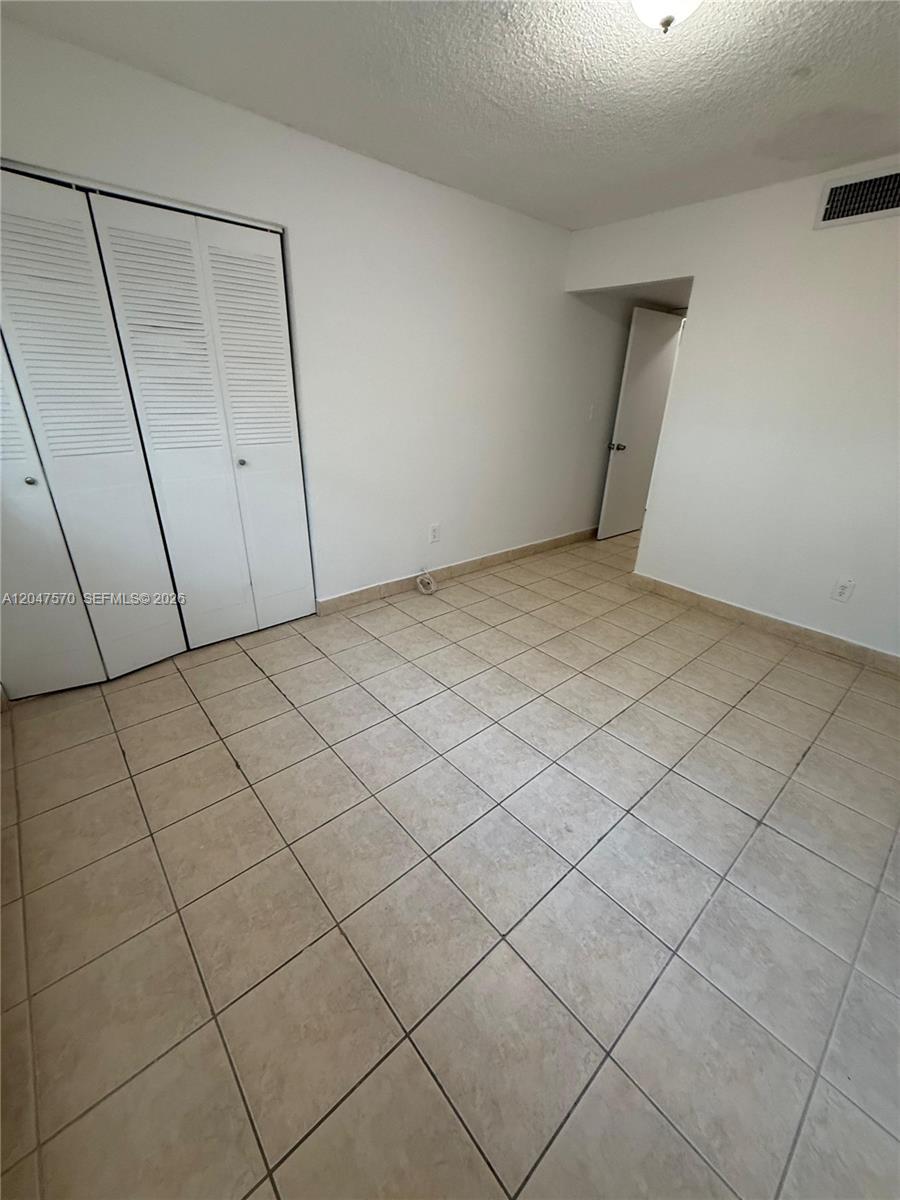 1305 W 53rd Street
