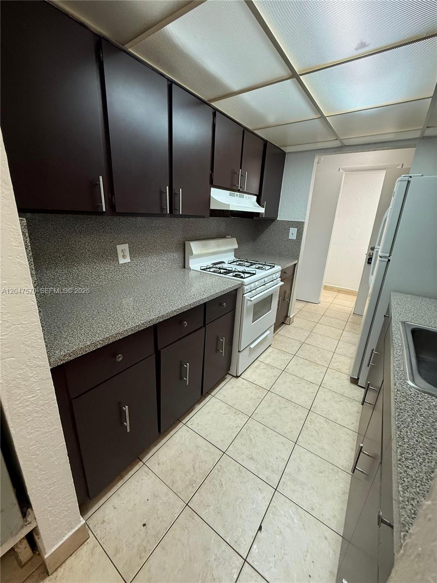 1305 W 53rd Street