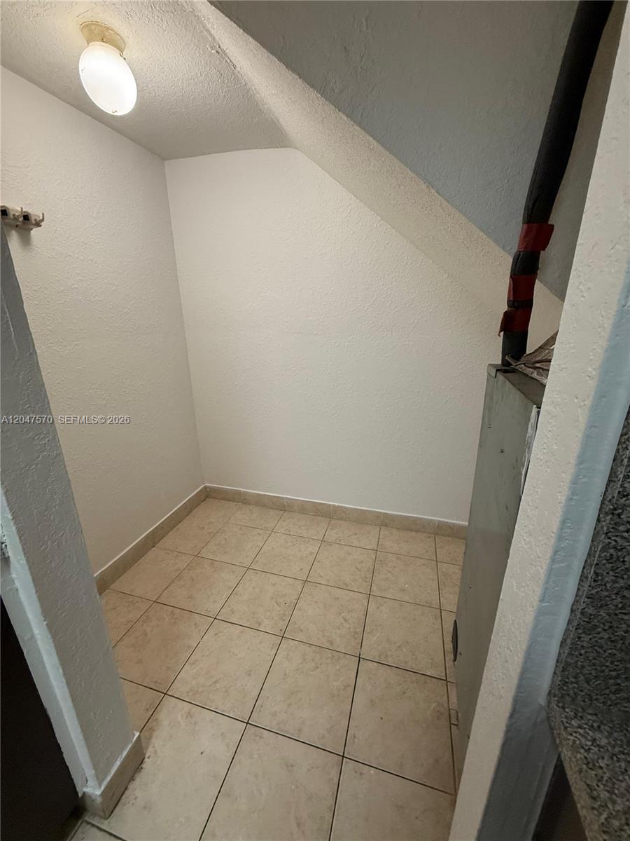 1305 W 53rd Street