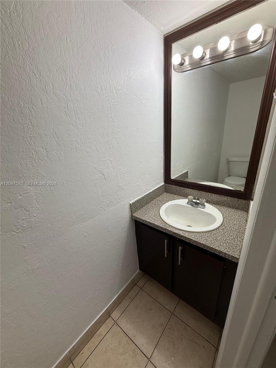 1305 W 53rd Street
