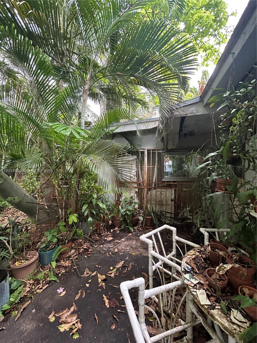 8285 SW 47th Street