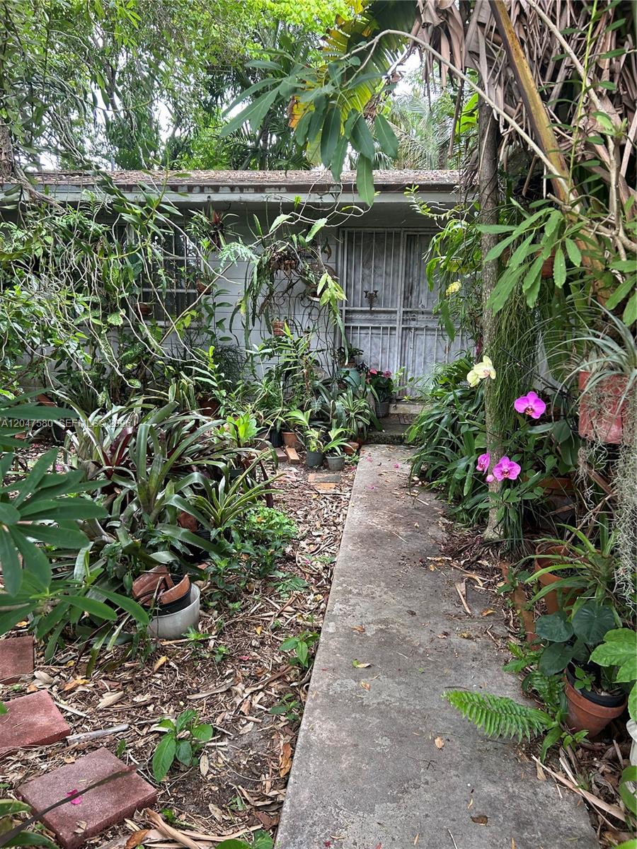 8285 SW 47th Street