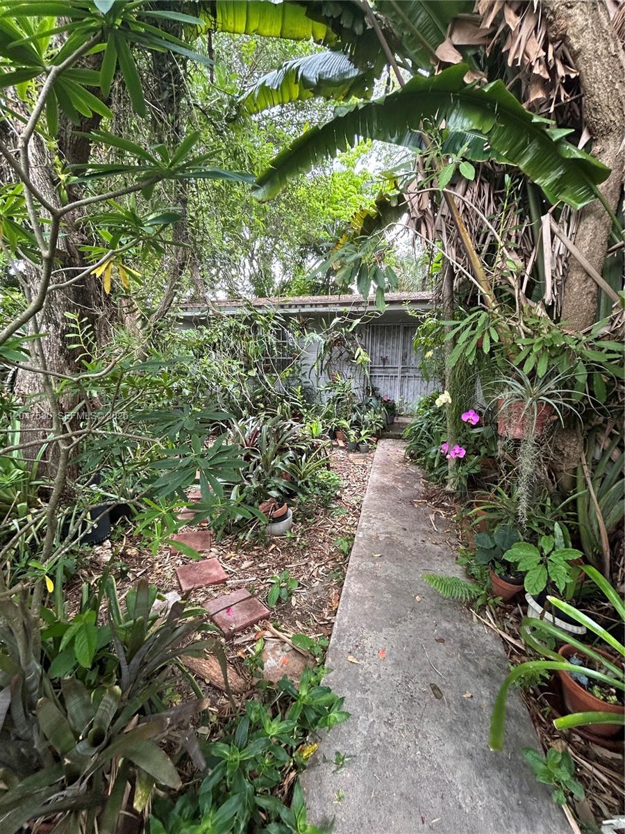 8285 SW 47th Street