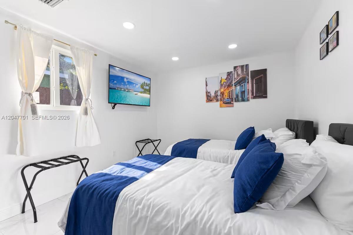 1240 NE 159th Street