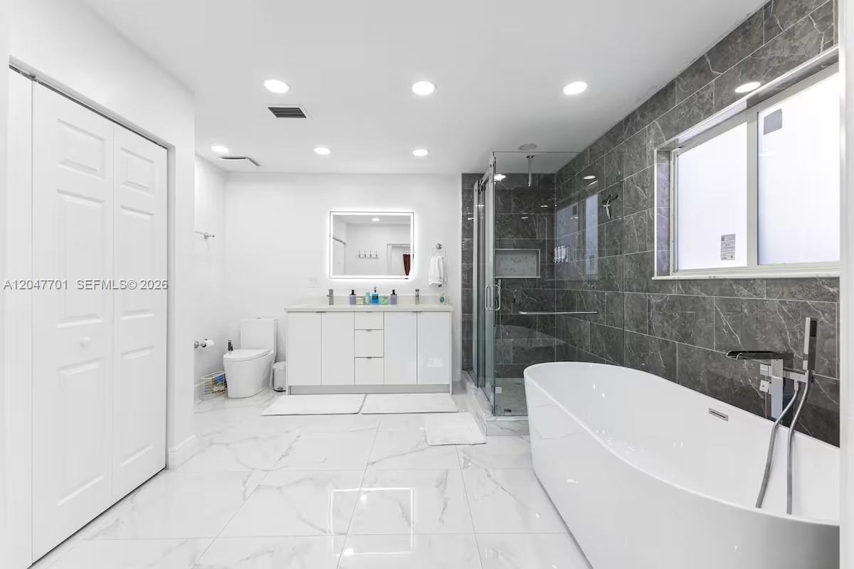 1240 NE 159th Street