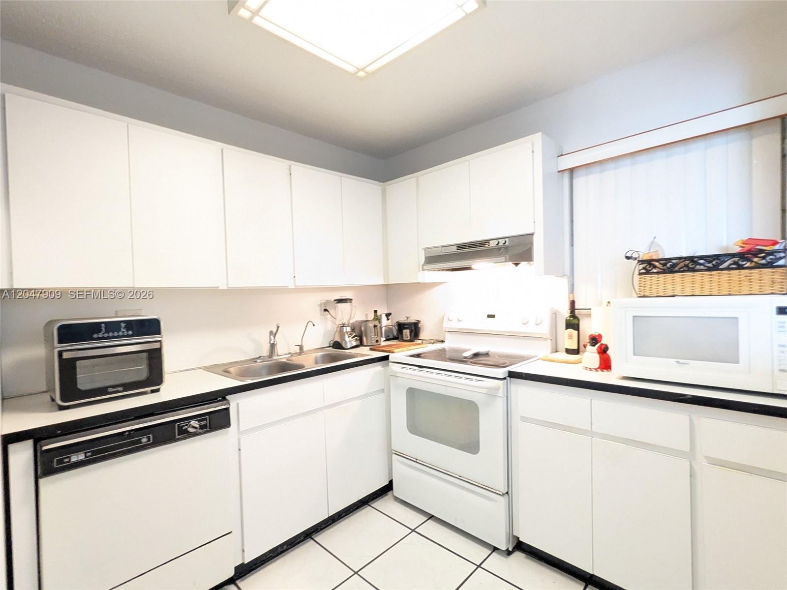 9140 Fontainebleau Boulevard