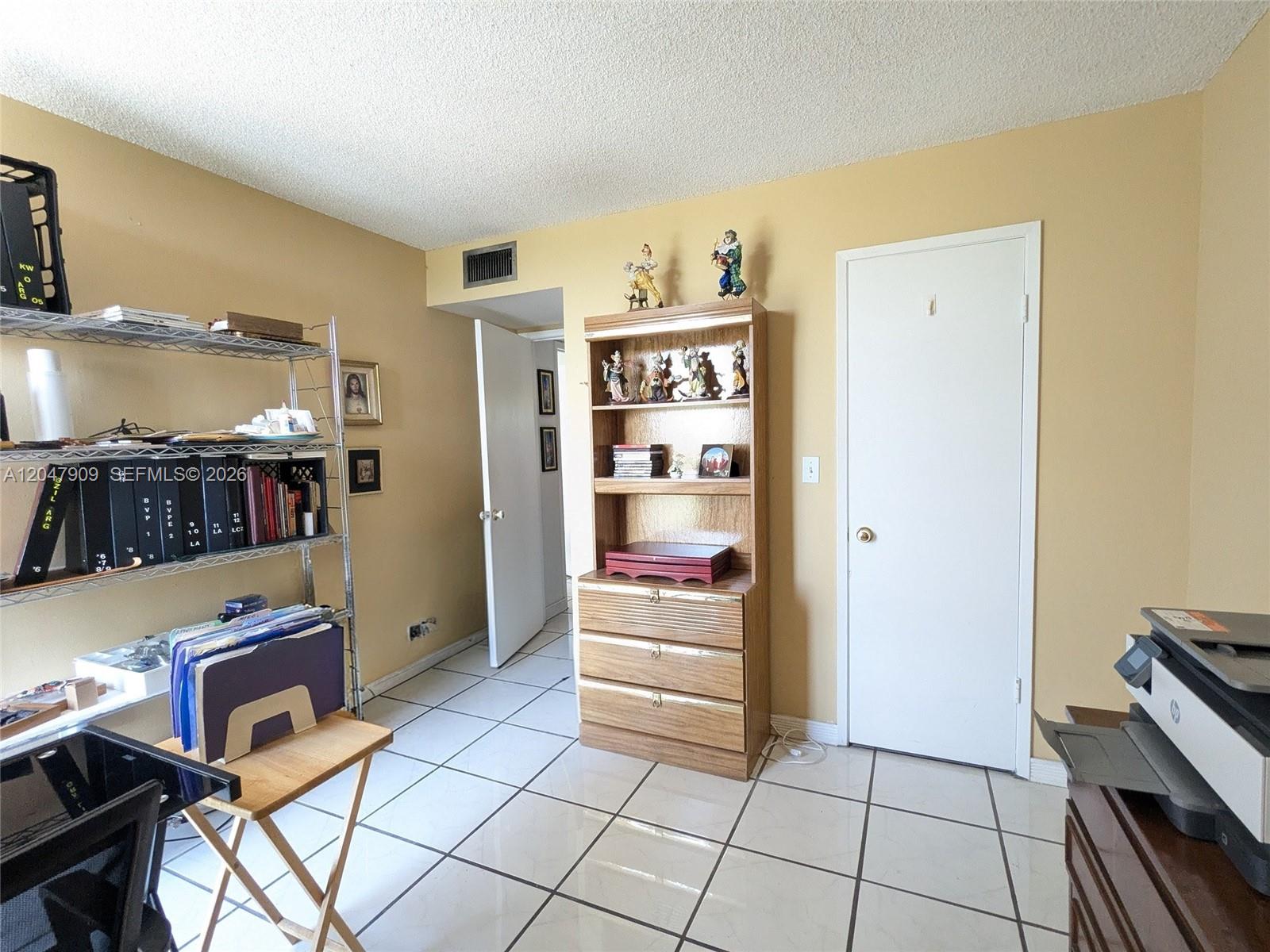 9140 Fontainebleau Boulevard