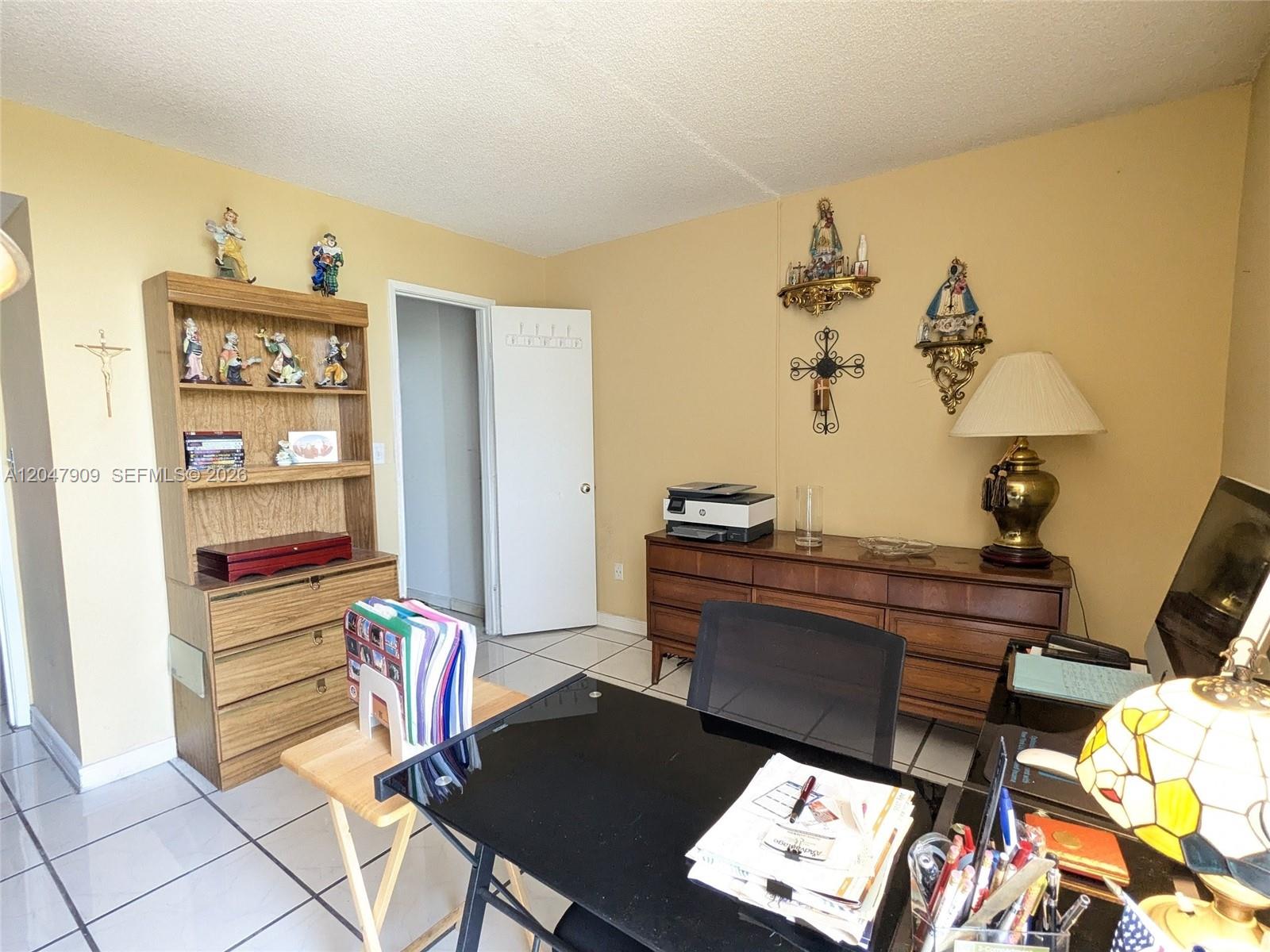 9140 Fontainebleau Boulevard