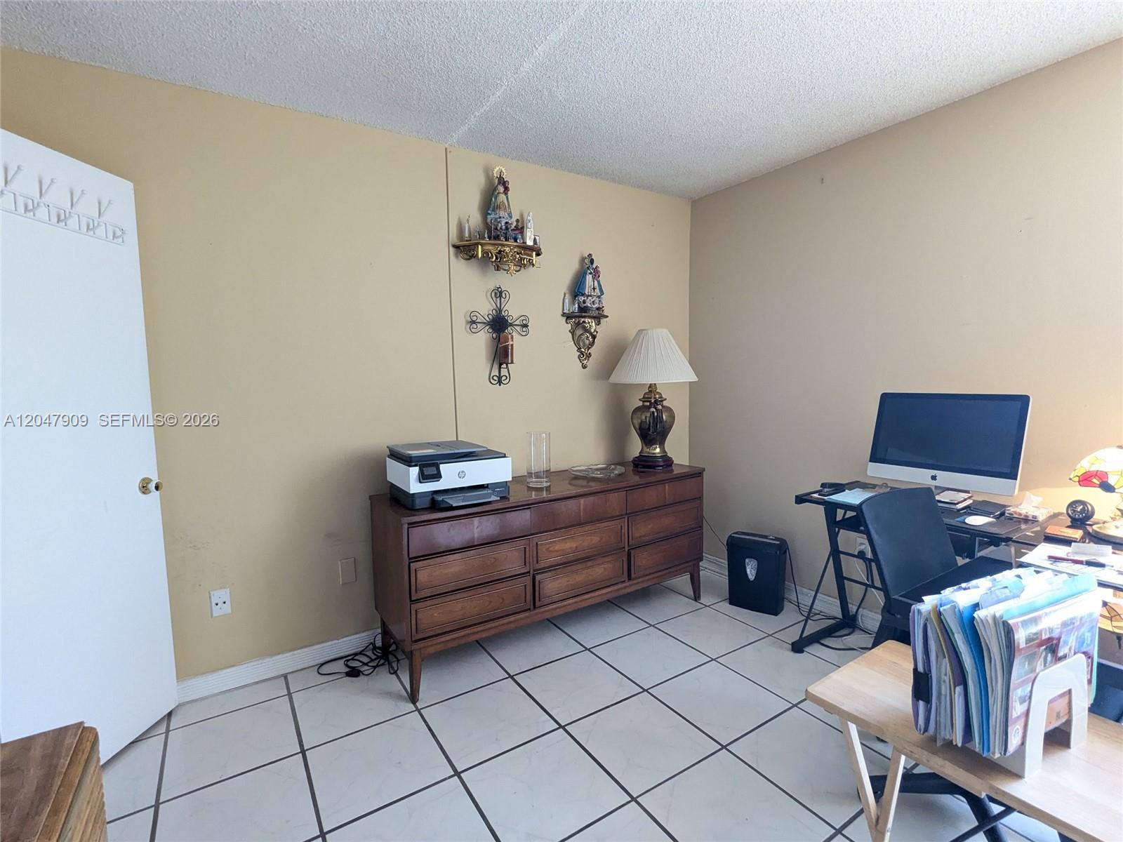 9140 Fontainebleau Boulevard