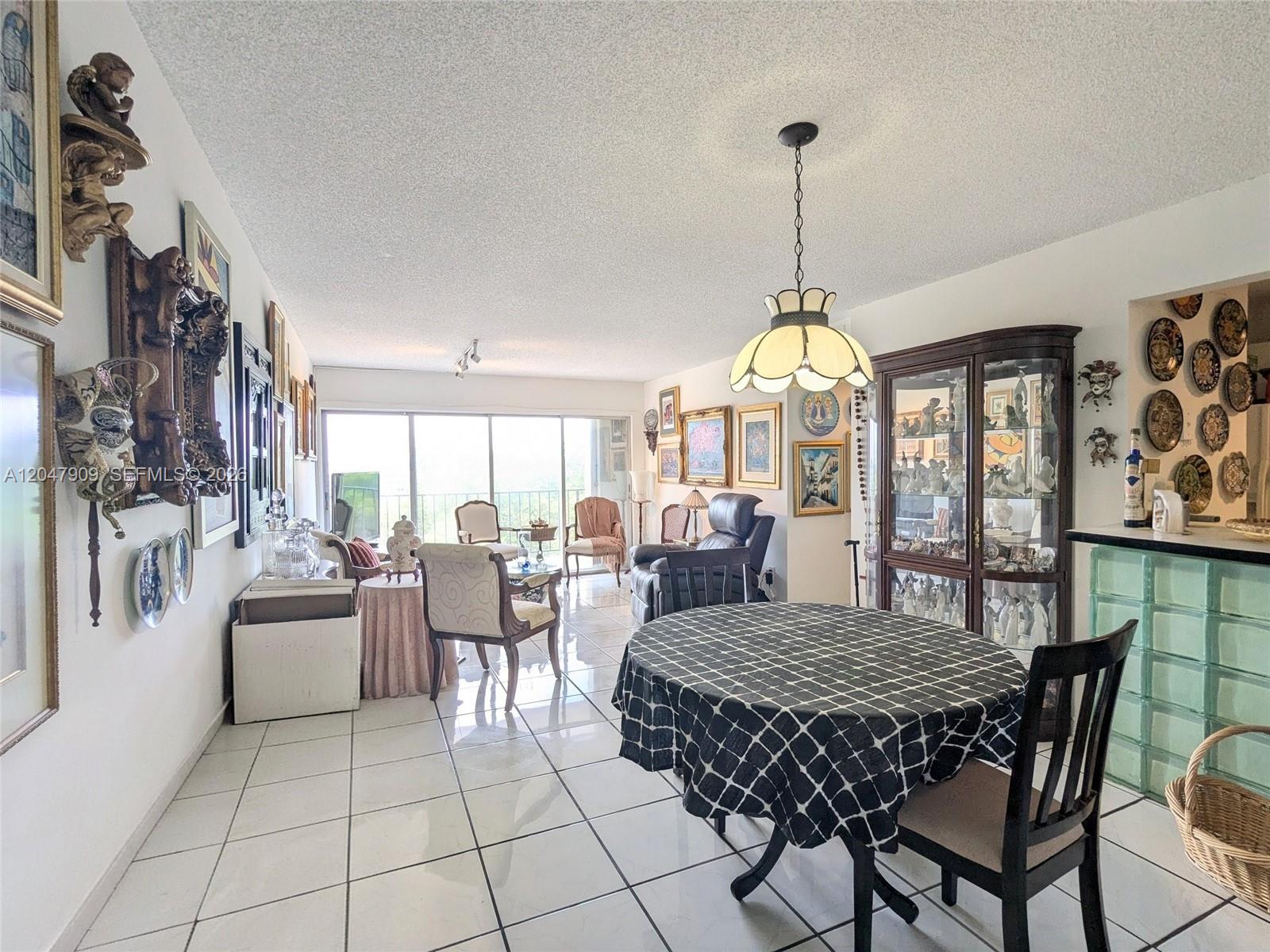 9140 Fontainebleau Boulevard