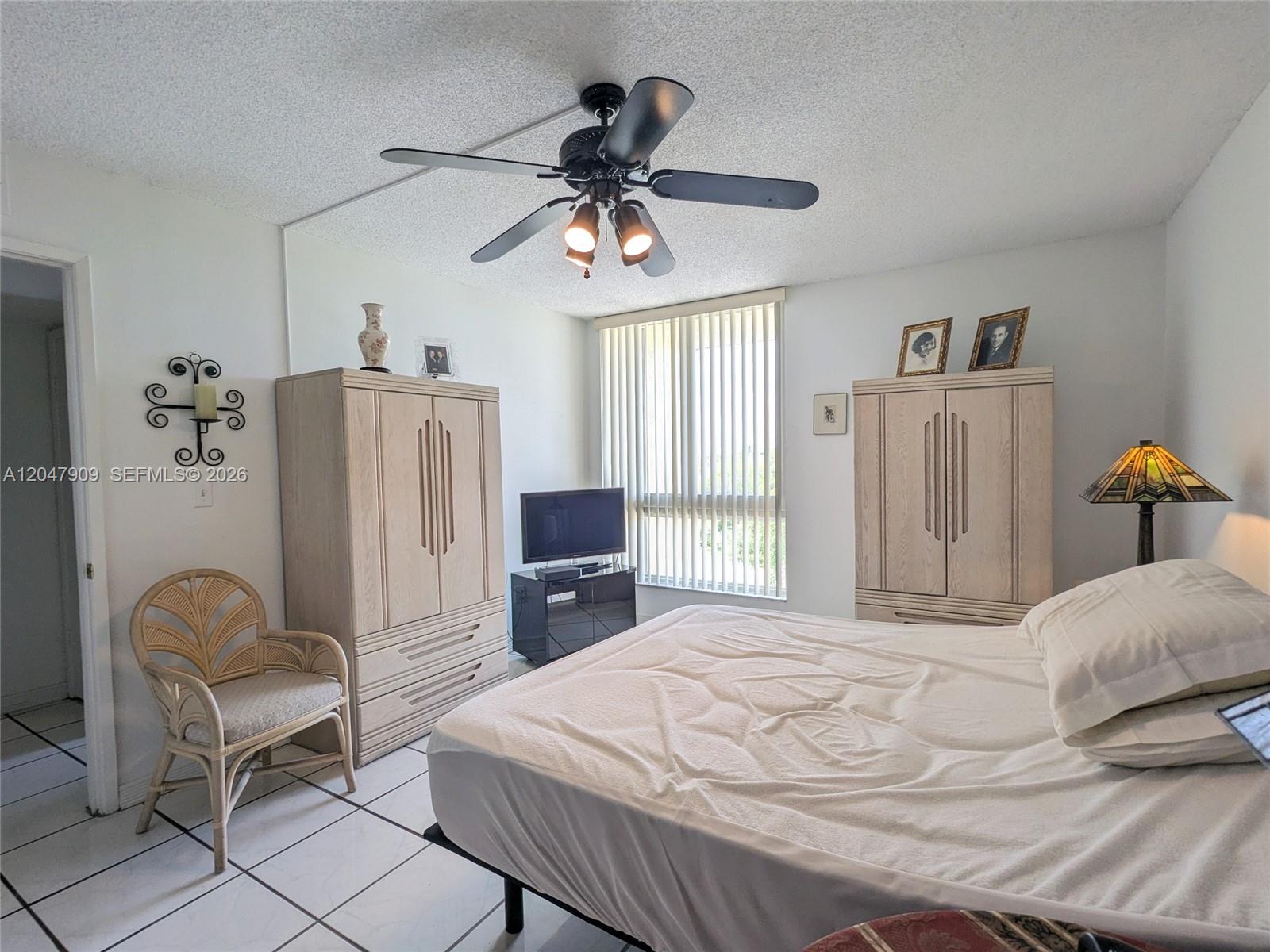 9140 Fontainebleau Boulevard