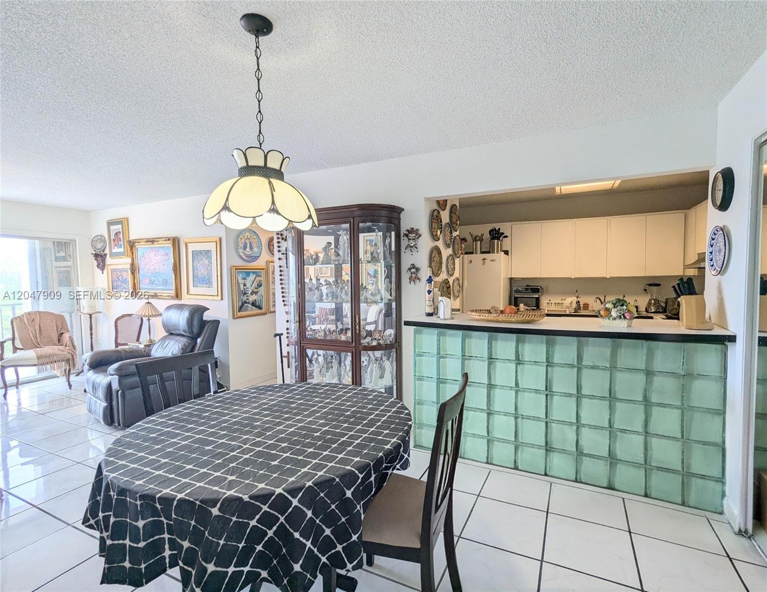 9140 Fontainebleau Boulevard