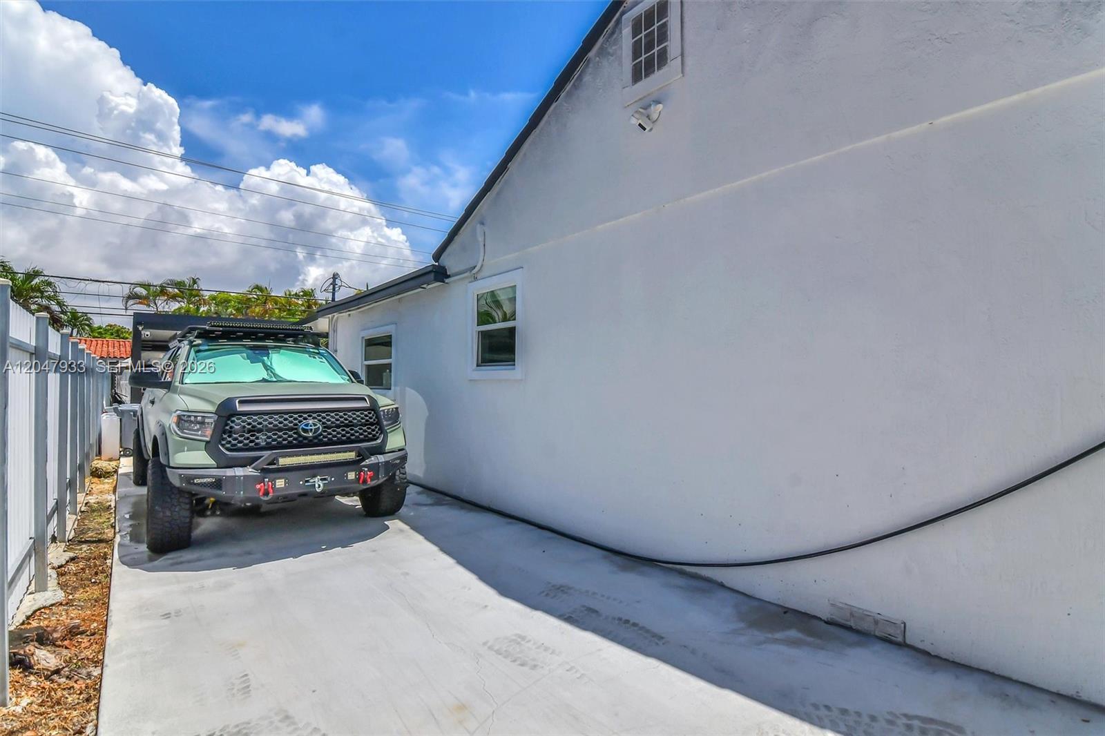 6575 SW 39th Terrace